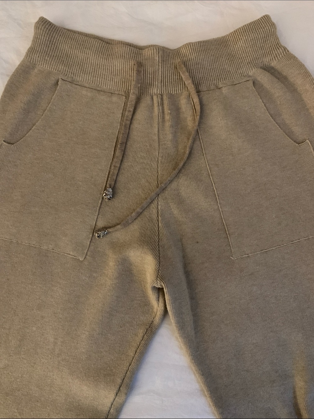 100% cashmere jogger pants